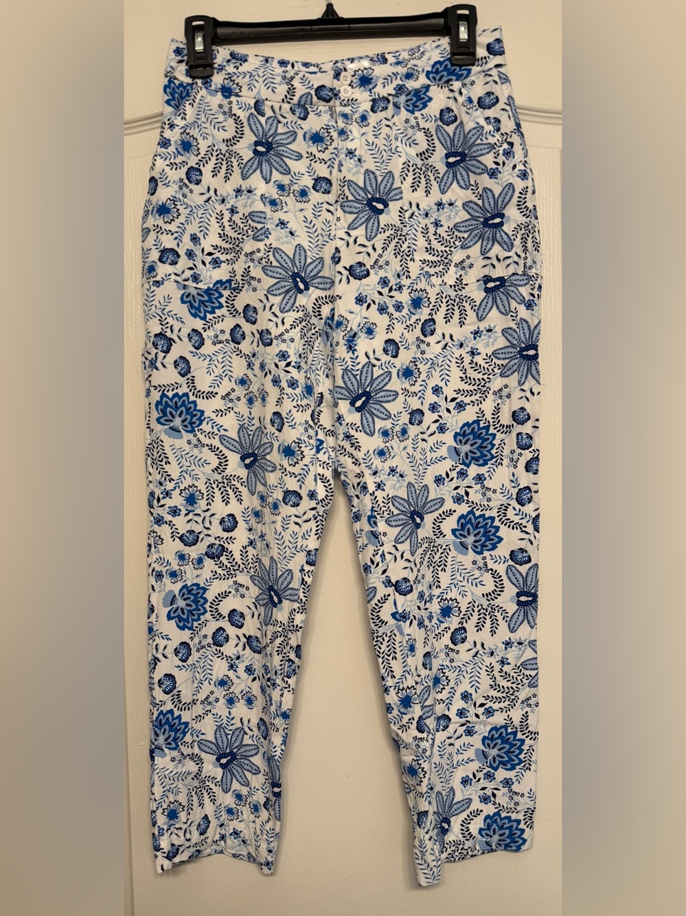 Stella Parker Blue & White Floral Cropped Pants Size Small Rayon
